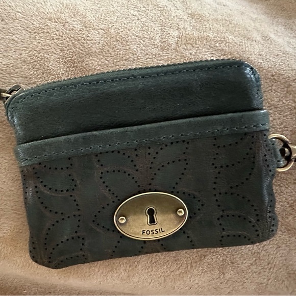 Fossil CoinPurse/ID /Credit Card Holder - Picture 2 of 4